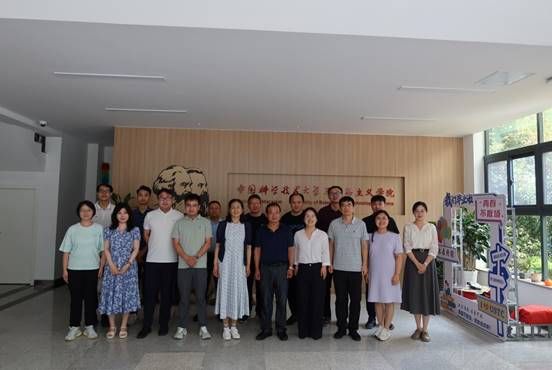 52b5fedc4ed1a34c65a277328cebbe3